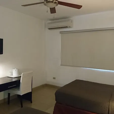 Hotel Brandts Ejecutivo Los Robles Managua Exterior photo